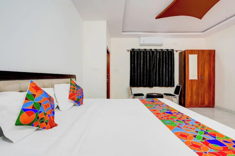 Fabhotel Royal Garuda Palace