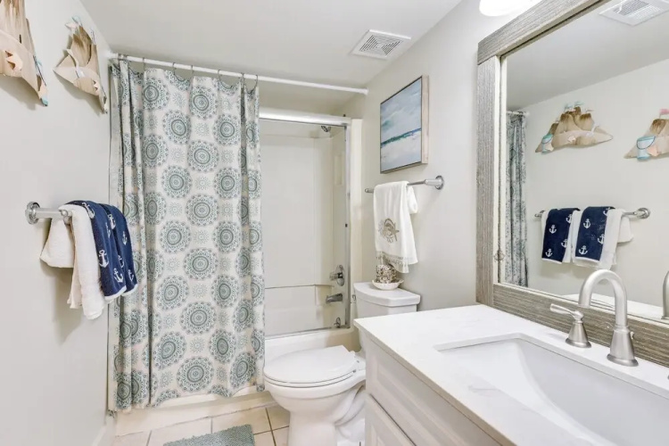 Miramar Beach Condo w/ Pool Access: Walk to Beach!