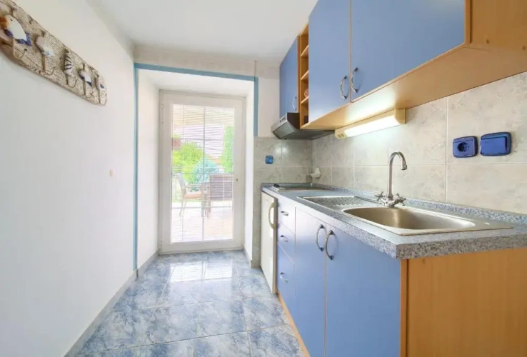 4 Bedrooms Cottage