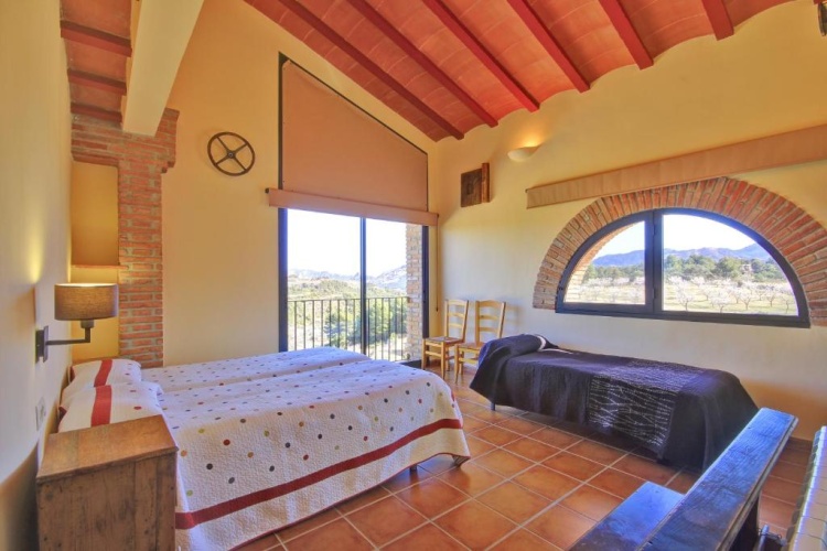 Standard Triple room