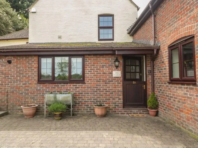 2 Bedrooms Cottage