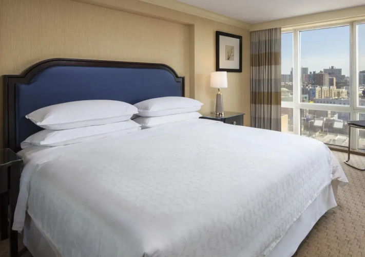 Sheraton LaGuardia East Hotel