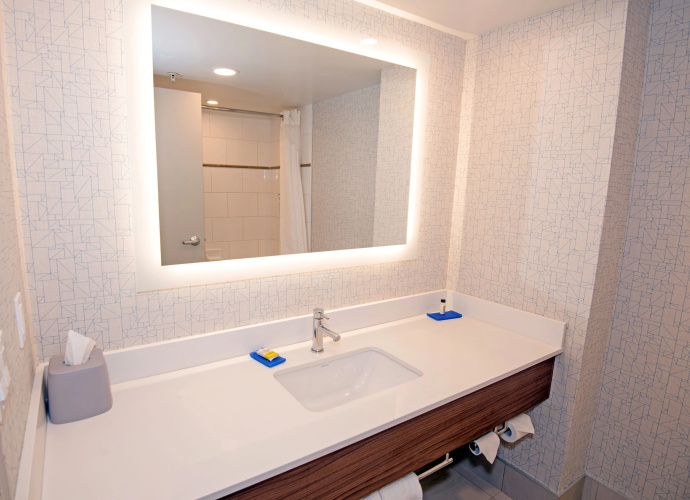 Holiday Inn Express & Suites Hinton photo 10