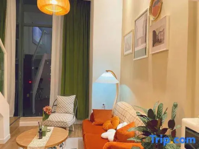 March and Cat Designer Apartments