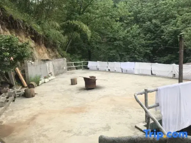 Jixi Xuetang Courtyard