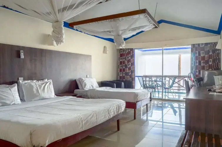 Sai Rock Beach Hotel & Spa