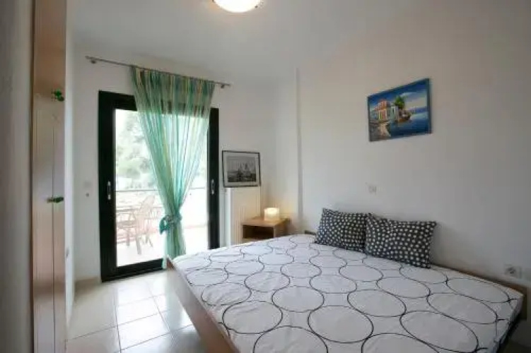 4bdr Beachfront House In Kalandra