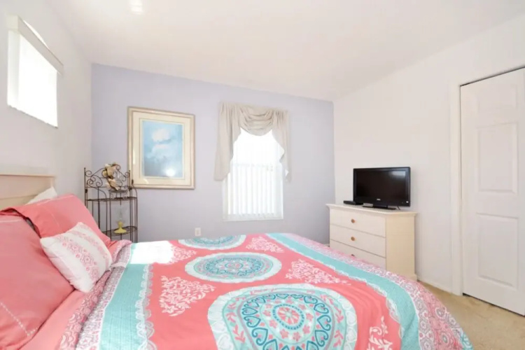 Hampton Lakes 215840