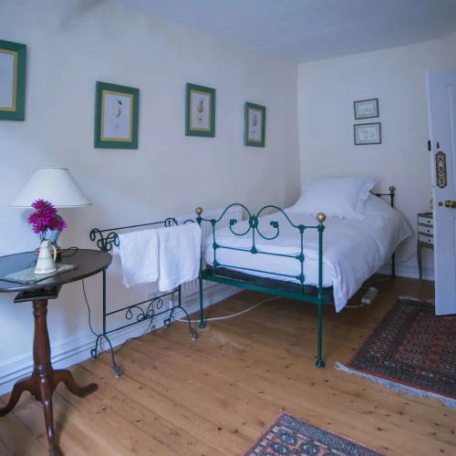 S. Howard Bed & Breakfast