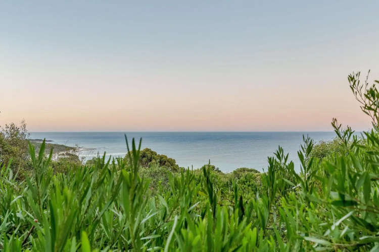 The Lookout, Eagle Bay