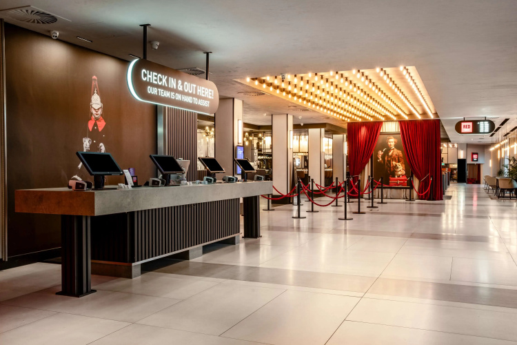 Radisson Red London Heathrow photo 35