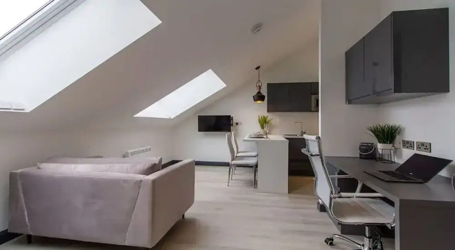 The Residence Coventry by Paymán Club