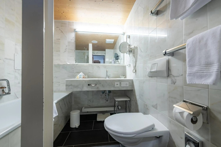 Adula Hotel