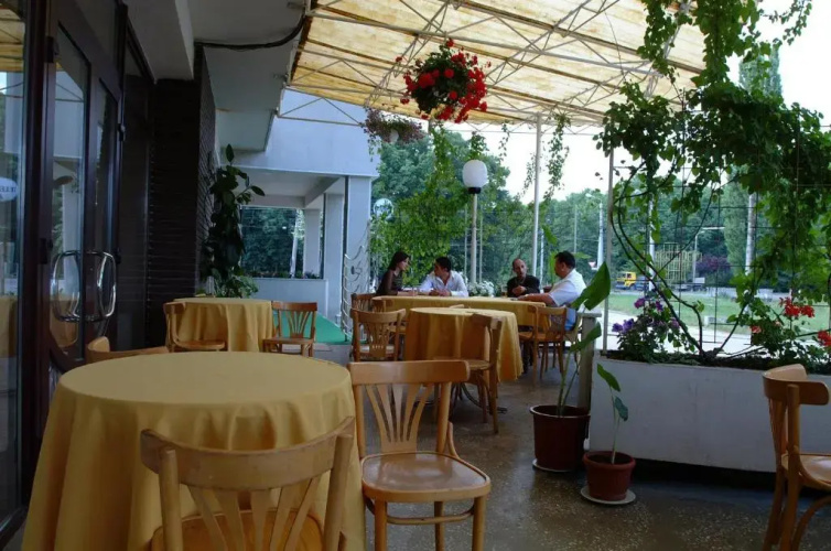 Le Baron Hotel