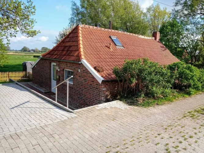 2 Bedrooms Cottage
