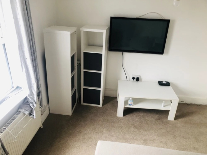 Charming 3 Double Bed Apartment in Tonbridge