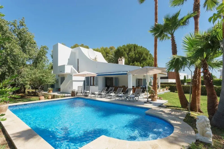 Villa Playa in Port de Pollen a