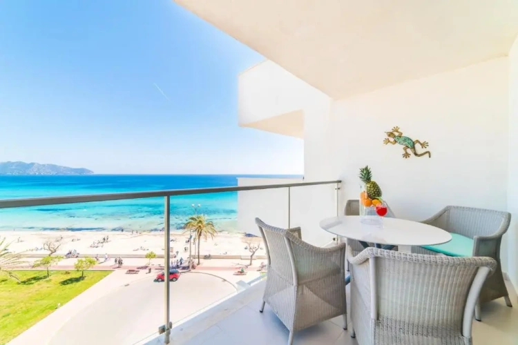 2 Bedrooms Apartment