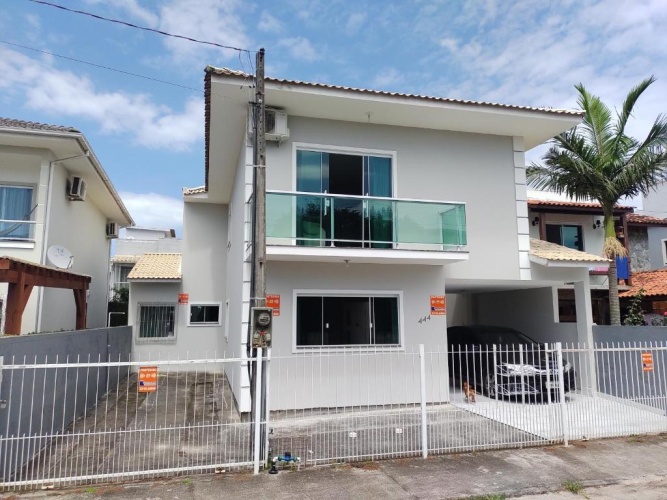 5 Bedrooms Cottage
