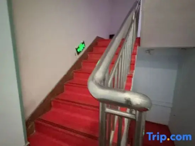 Urumqi Binyuan Express Hotel