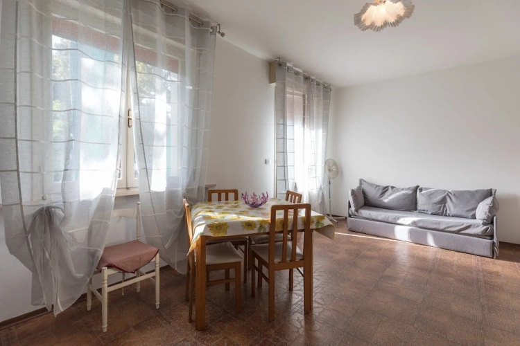 2 Bedrooms Apartment with balcony and with garden view