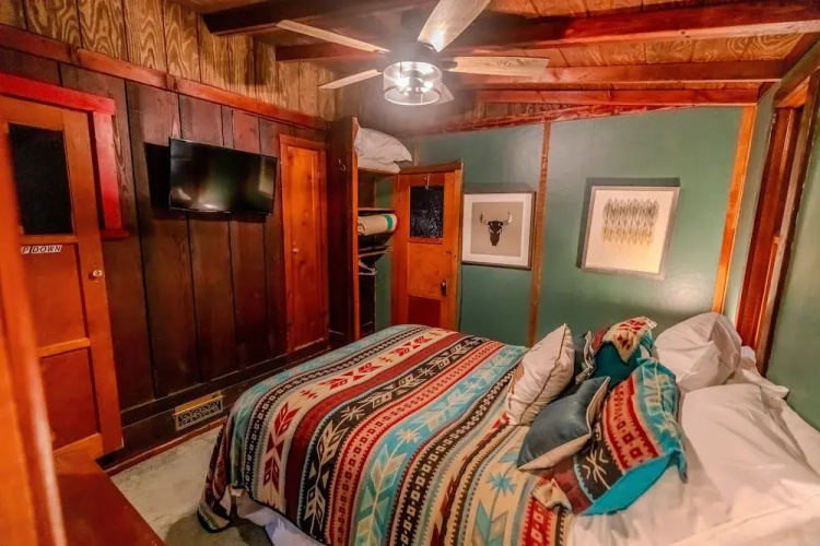 Hobbit House in Big Bear #166
