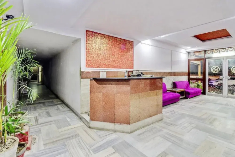OYO 29077 Hotel Ratandeep