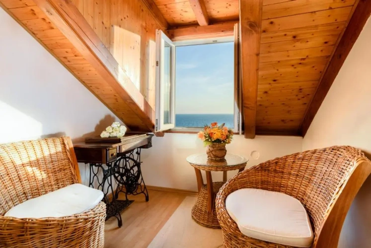 3 Bedrooms Apartment