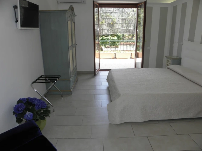 1 Bedroom Standard Triple room with balcony and with city view