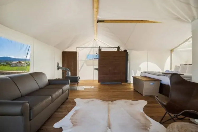 Under Canvas Mount Rushmore