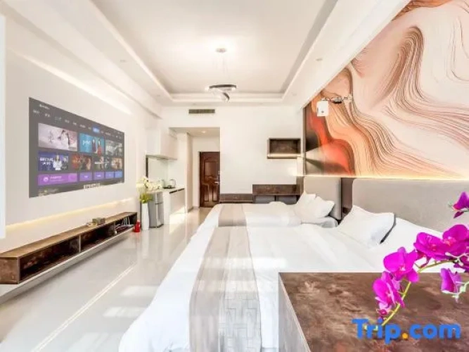 3 Bedrooms Business Suite with city view