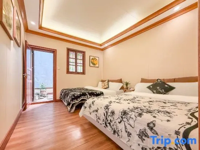 4 Bedrooms Bed in Dorm