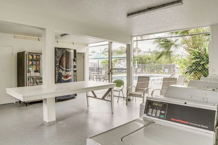 < 1 Mi to Dtwn Hilo: Comfy Condo w/ Pool Access