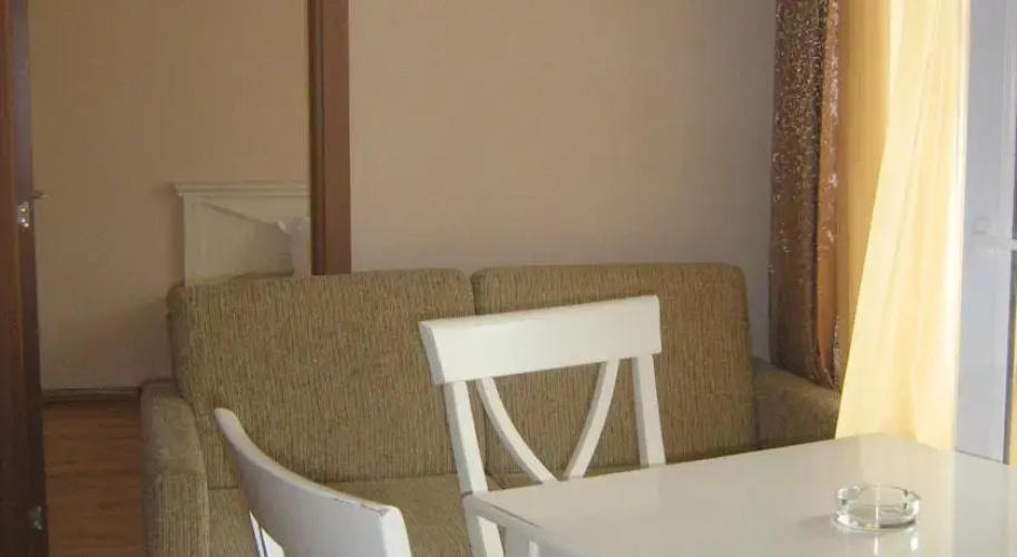 Apartment in Dawn Park Aparthotel