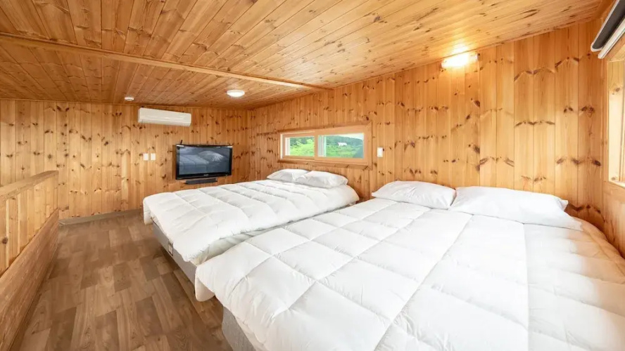 Boryeong Hiddenvillage Dokchae Poolvilla