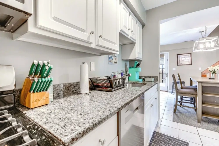2 Bedrooms Apartment