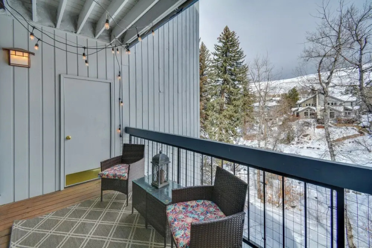 Private Ski Retreat in Avon: Eagle River Views!