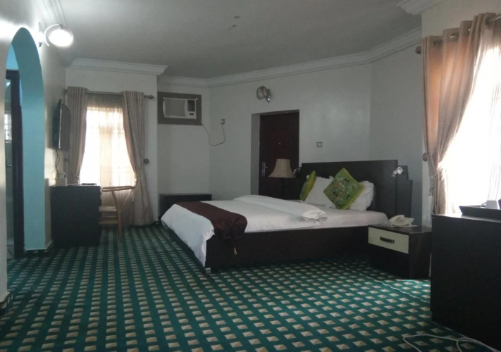 Parischoice Hotels & Resort
