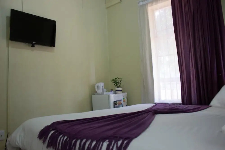 Maple's Guest House