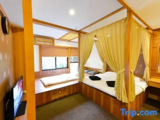 Quadruple Duplex Suite