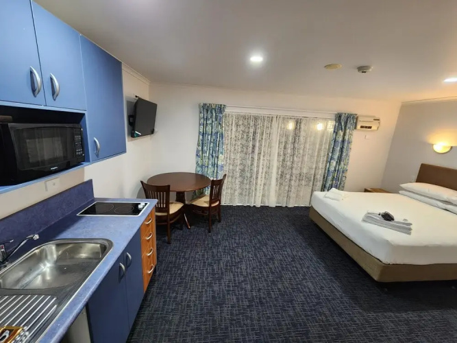 Botany Palms Motel