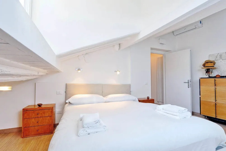 Pantheon Charming Attic