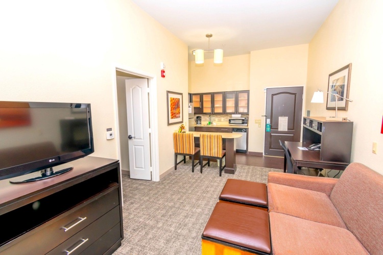 1 Bedroom Quadruple Suite