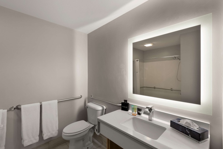 Wyndham Garden Galena Hotel & Day Spa photo 11