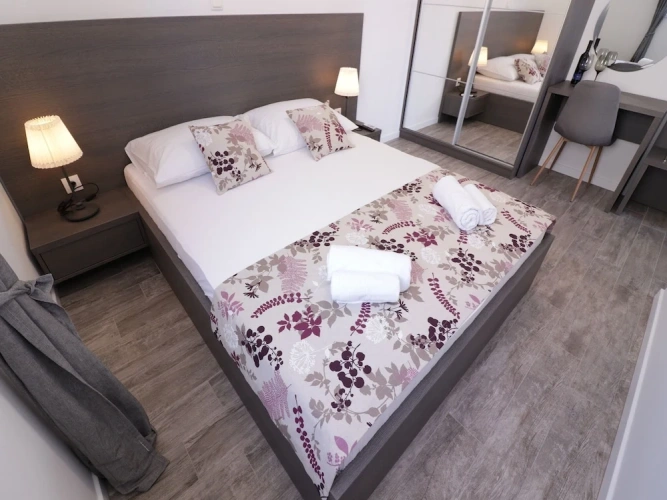 1 Bedroom Deluxe Apartment