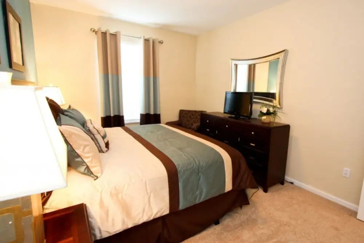 7669 Windsor Hills