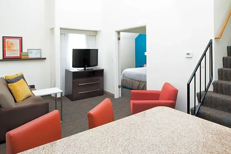 2 Bedrooms Quadruple Apartment