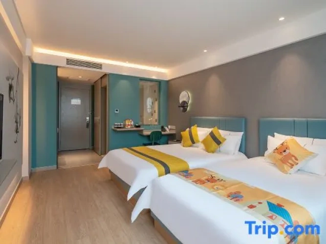 Deluxe Twin Family room