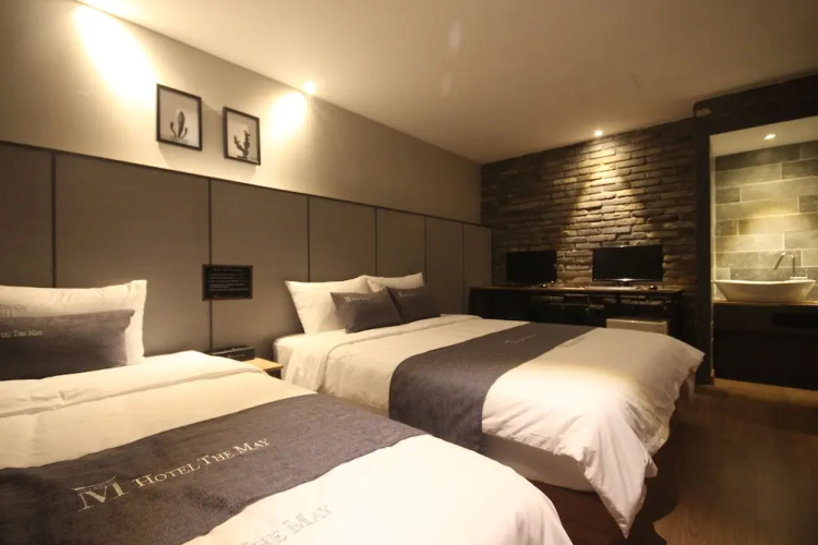 Hotel The May