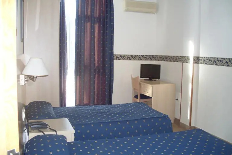 Hotel Alboran